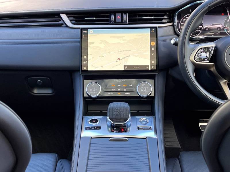 Jaguar F Pace   Registered:2023(72)