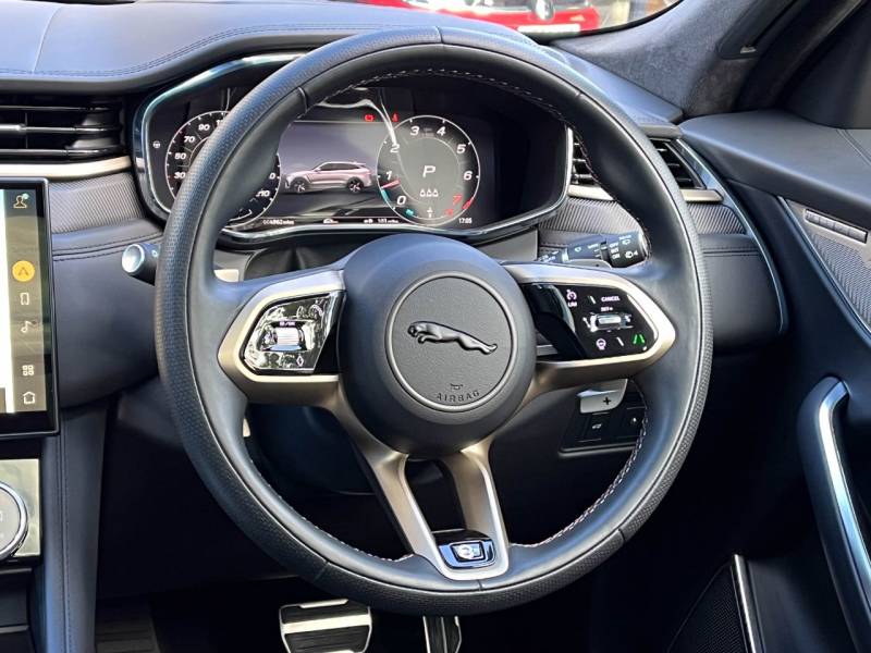 Jaguar F Pace   Registered:2023(72)