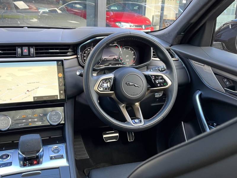 Jaguar F Pace   Registered:2023(72)