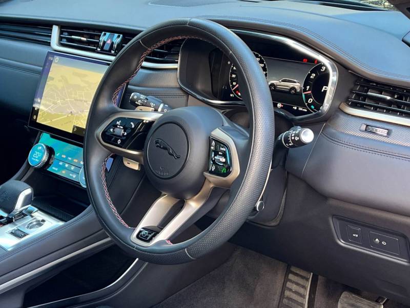 Jaguar F Pace   Registered:2023(72)