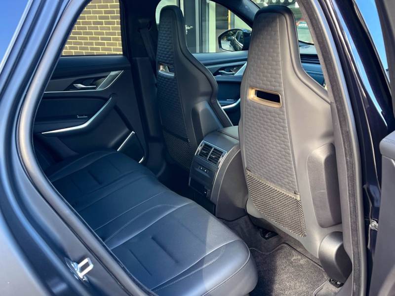 Jaguar F Pace   Registered:2023(72)