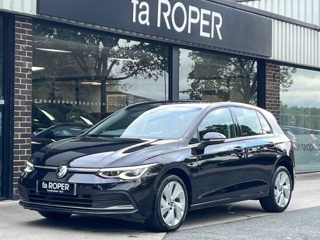 Volkswagen Golf 1.5 TSI Style Manual 6 Speed 130ps Hatchback Petrol Deep Black Pearl