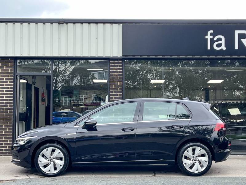 Volkswagen Golf   Registered:2022(72)