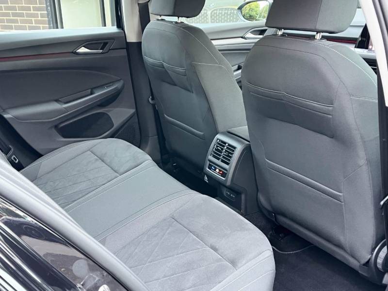 Volkswagen Golf   Registered:2022(72)