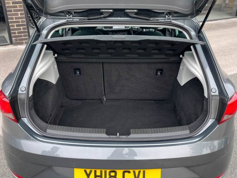 SEAT Leon   Registered:2018(18)