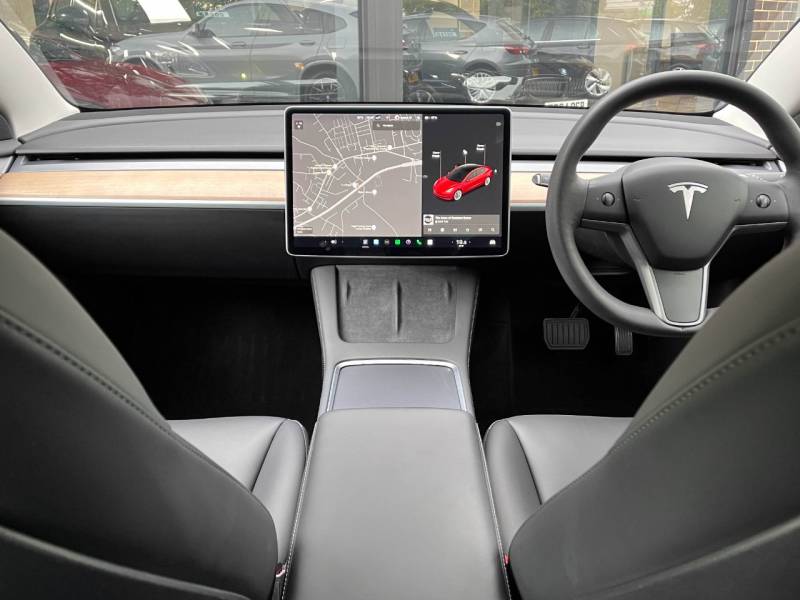 Tesla Model 3   Registered:2021(71)