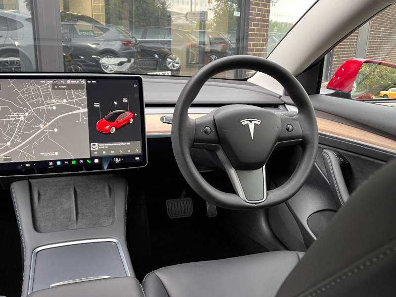 Tesla Model 3   Registered:2021(71)