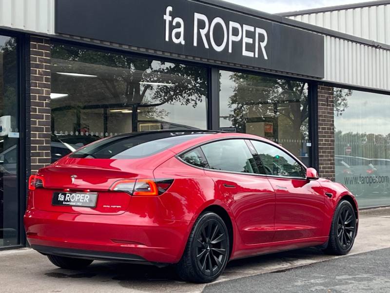 Tesla Model 3   Registered:2021(71)