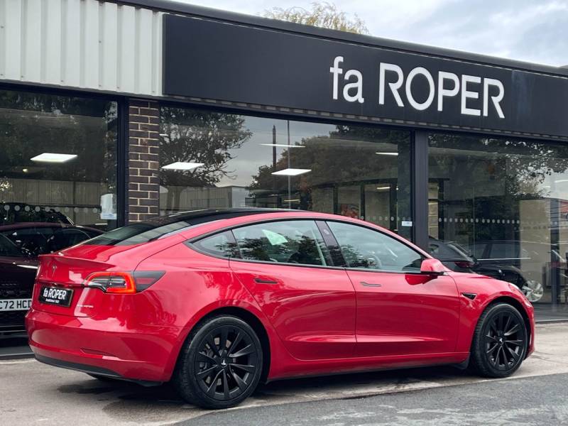 Tesla Model 3   Registered:2021(71)