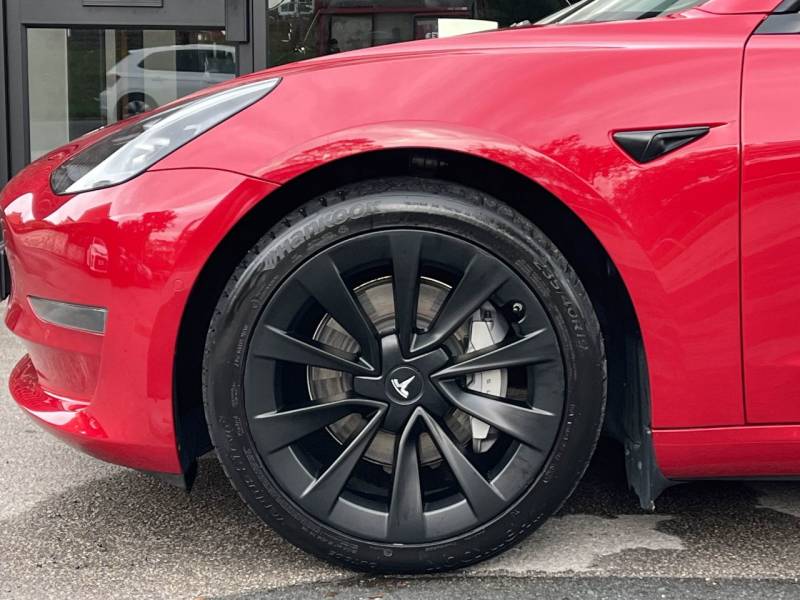 Tesla Model 3   Registered:2021(71)