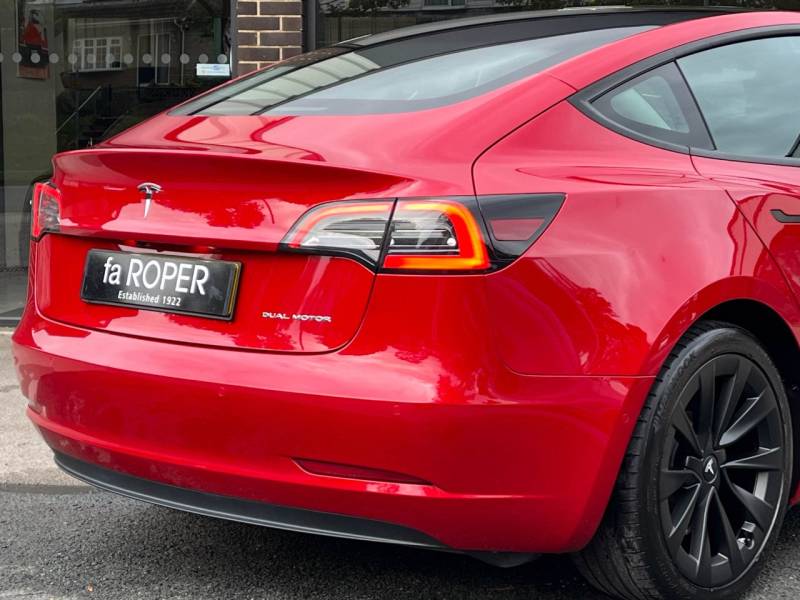 Tesla Model 3   Registered:2021(71)