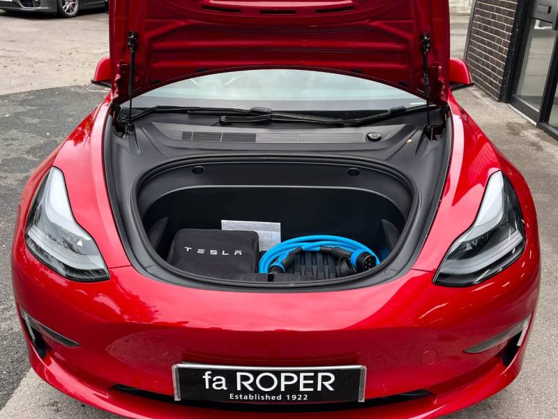 Tesla Model 3   Registered:2021(71)