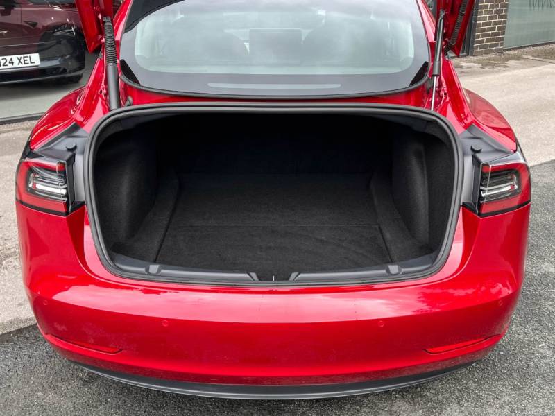 Tesla Model 3   Registered:2021(71)