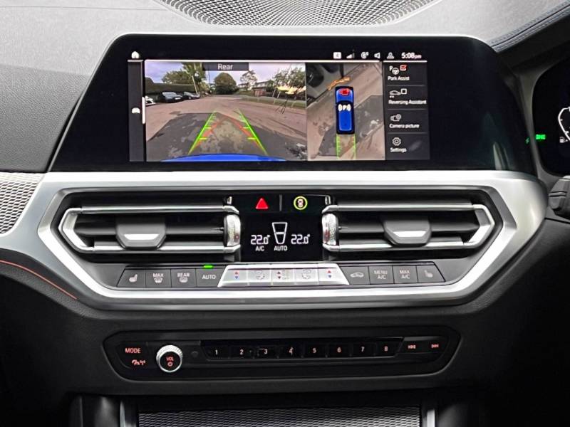 BMW 3 Series   Registered:2022(22)