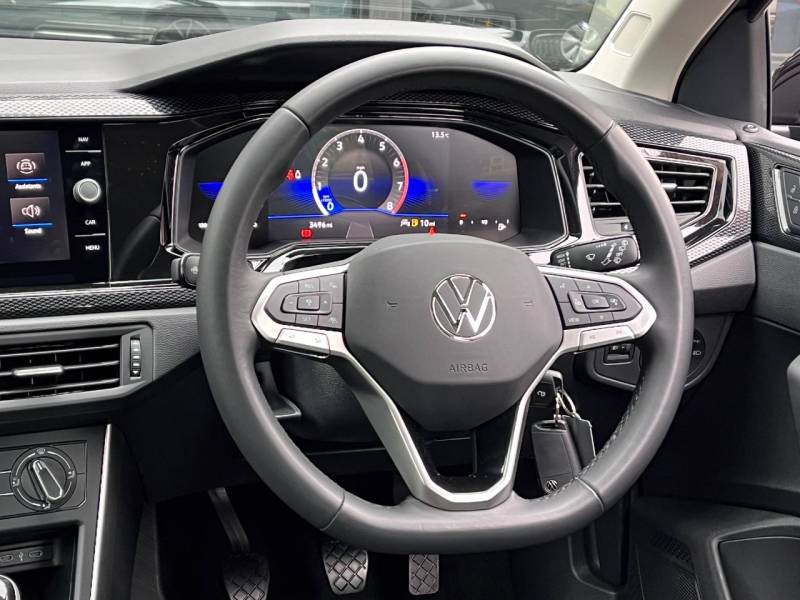 Volkswagen Polo   Registered:2024(74)