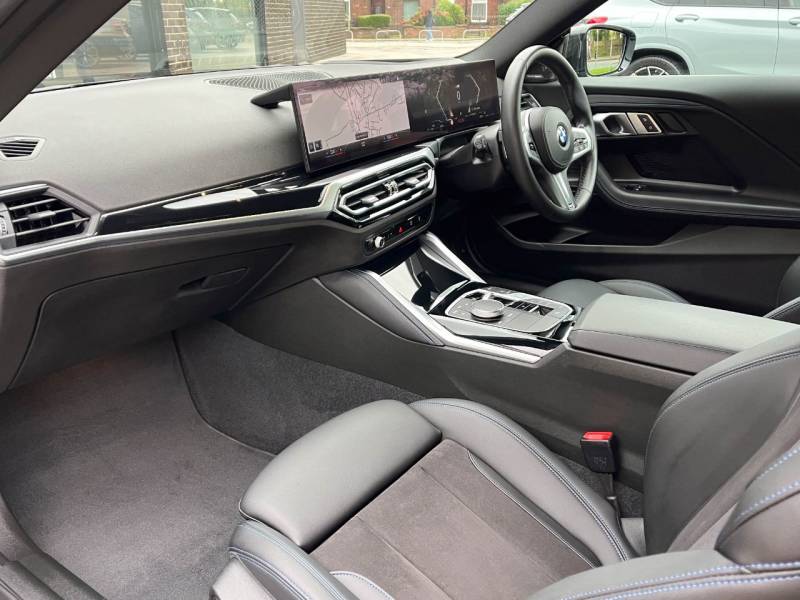 BMW 2 Series   Registered:2022(72)