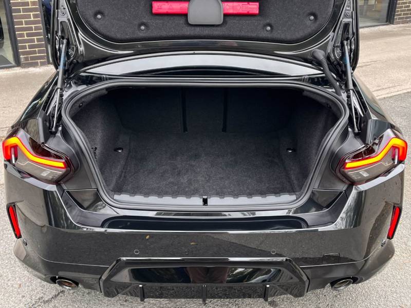 BMW 2 Series   Registered:2022(72)