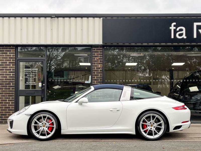 Porsche 911   Registered:2016(66)