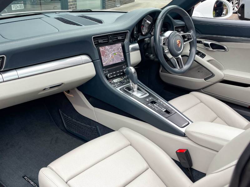 Porsche 911   Registered:2016(66)