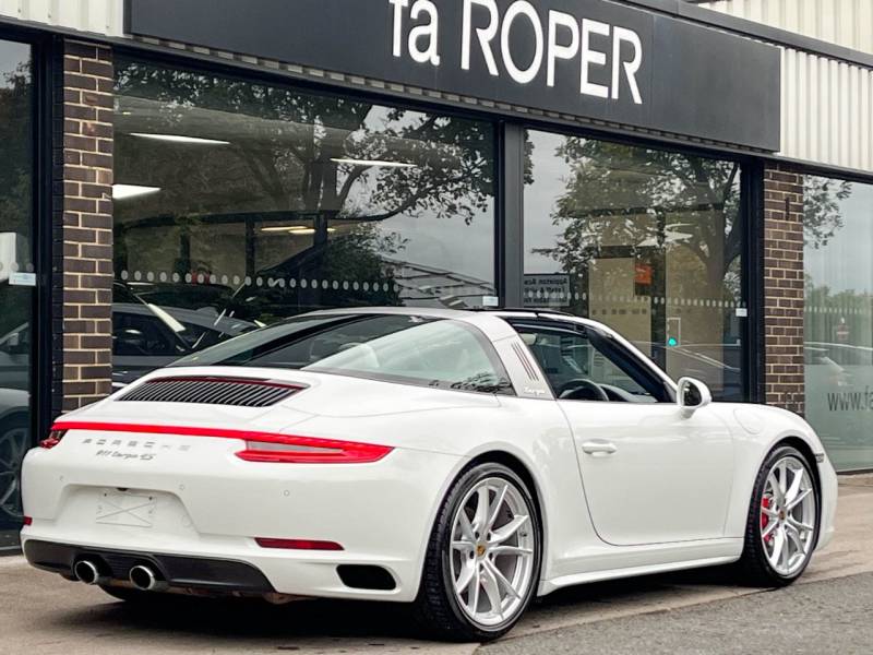 Porsche 911   Registered:2016(66)