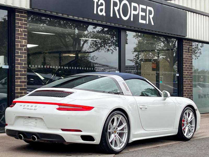 Porsche 911   Registered:2016(66)