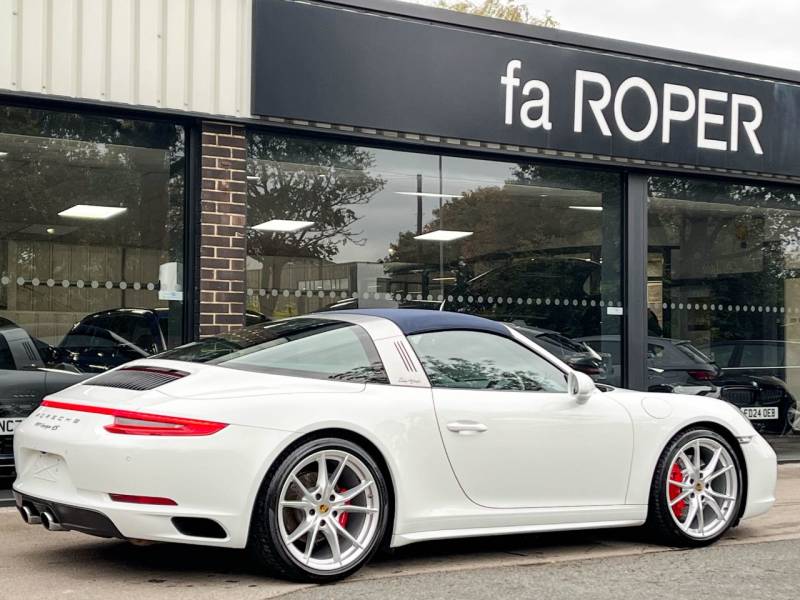 Porsche 911   Registered:2016(66)