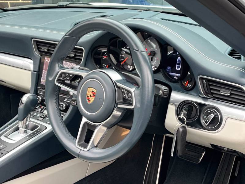 Porsche 911   Registered:2016(66)