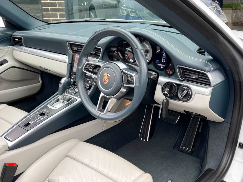 Porsche 911   Registered:2016(66)