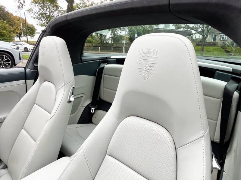 Porsche 911   Registered:2016(66)