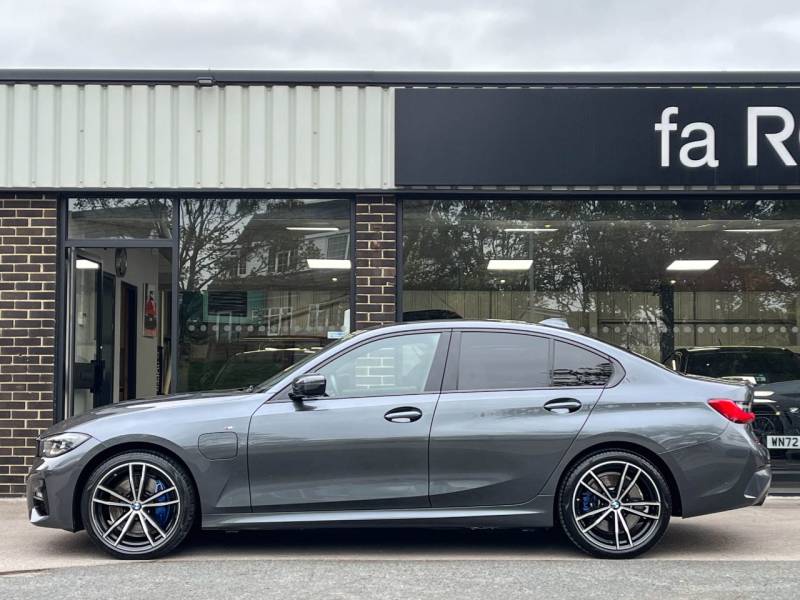 BMW 3 Series   Registered:2021(21)