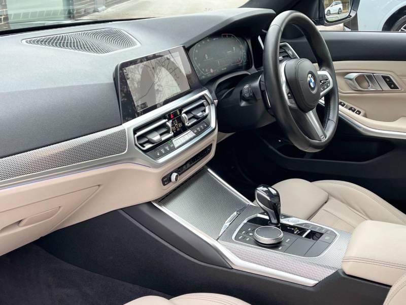 BMW 3 Series   Registered:2021(21)