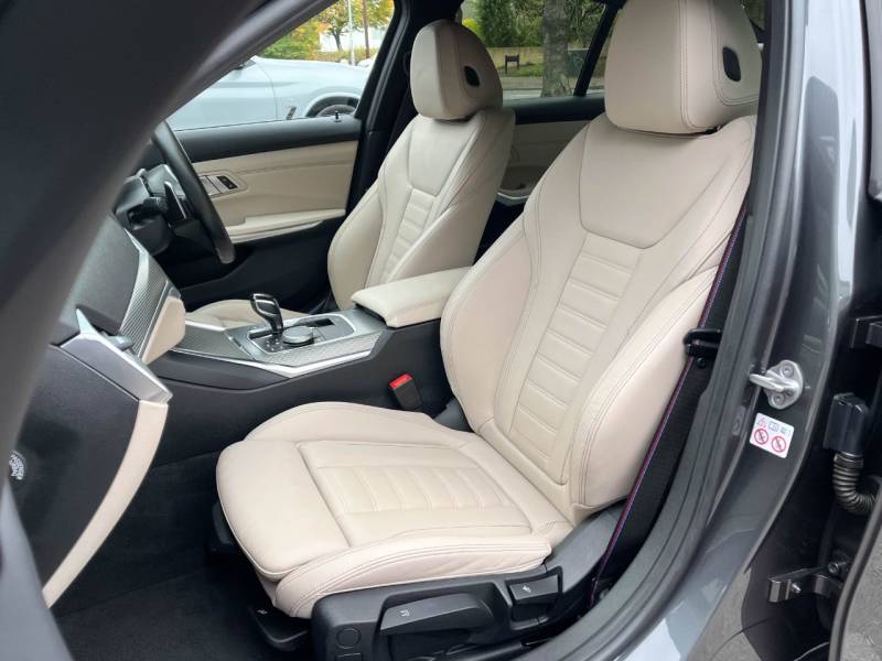 BMW 3 Series   Registered:2021(21)