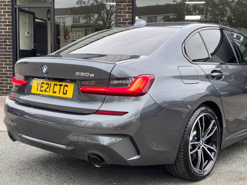 BMW 3 Series   Registered:2021(21)