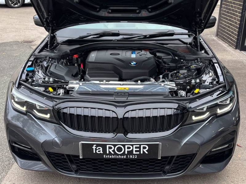 BMW 3 Series   Registered:2021(21)