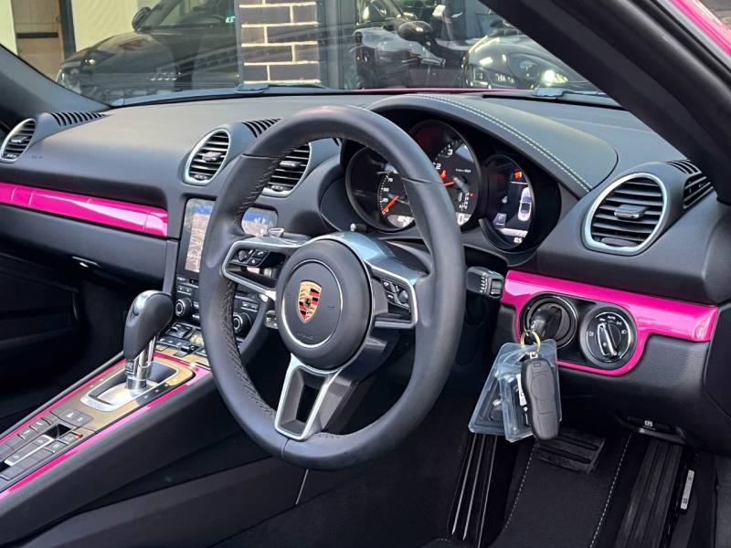 Porsche Boxster 718   Registered:2023(73)