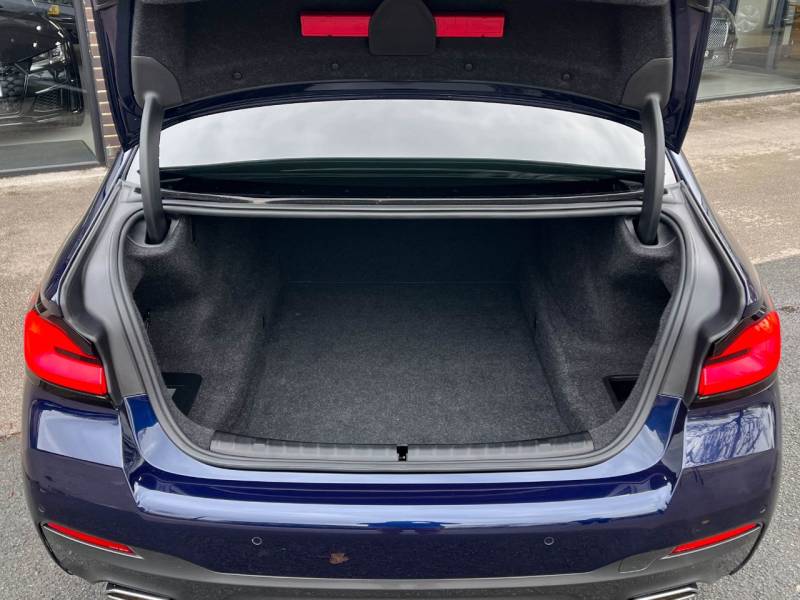 BMW 5 Series   Registered:2022(22)