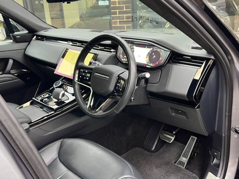 Land Rover Range Rover Sport   Registered:2023(72)