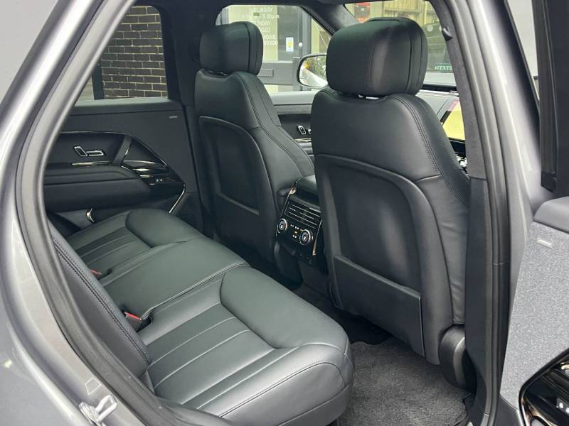 Land Rover Range Rover Sport   Registered:2023(72)