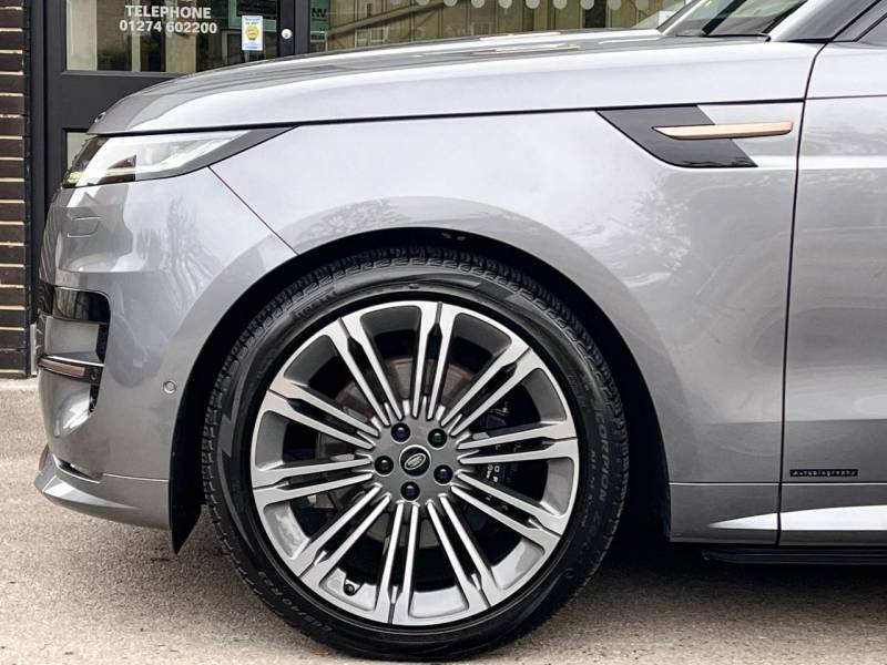 Land Rover Range Rover Sport   Registered:2023(72)