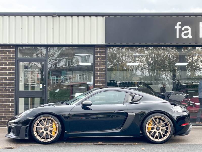 Porsche 718 Cayman   Registered:2024(24)