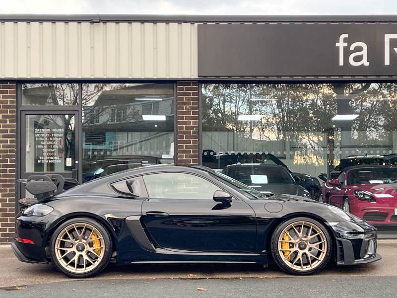 Porsche 718 Cayman   Registered:2024(24)