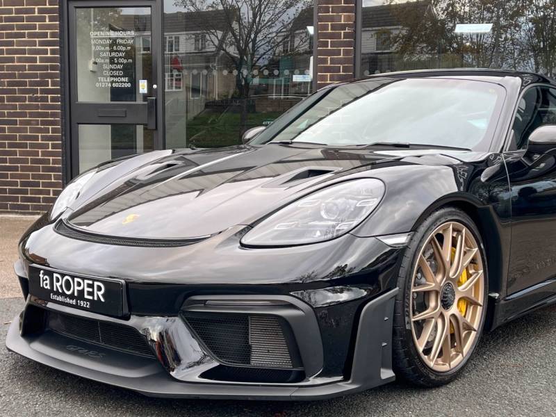 Porsche 718 Cayman   Registered:2024(24)