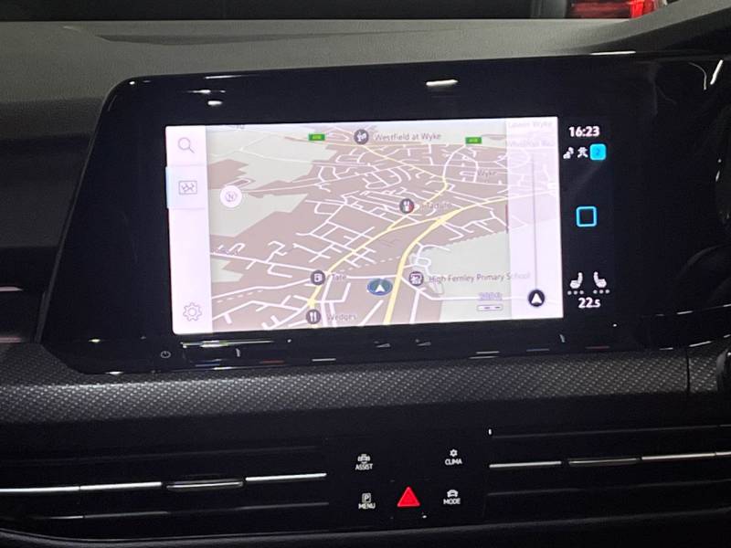 Volkswagen Golf   Registered:2024(24)