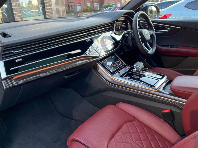 Audi SQ8   Registered:2023(23)