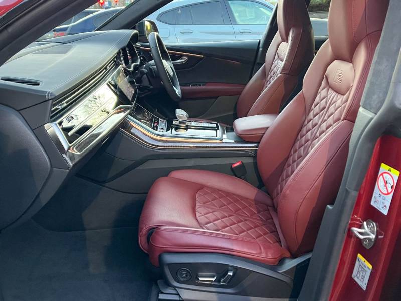 Audi SQ8   Registered:2023(23)