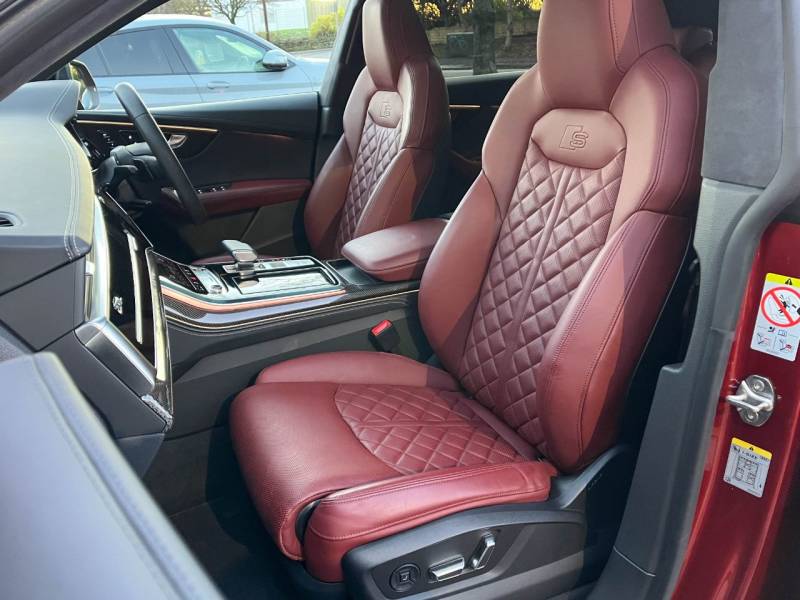 Audi SQ8   Registered:2023(23)