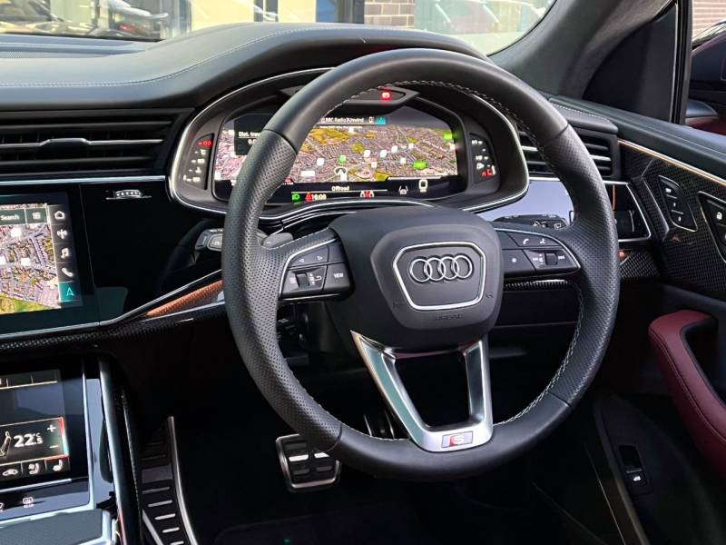 Audi SQ8   Registered:2023(23)