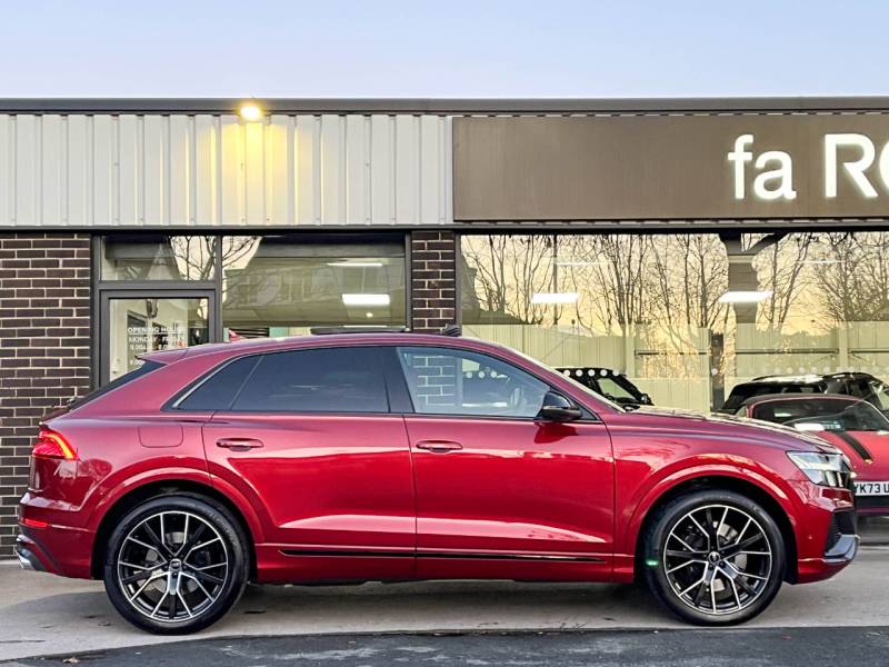 Audi SQ8   Registered:2023(23)