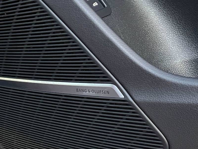 Audi SQ8   Registered:2023(23)