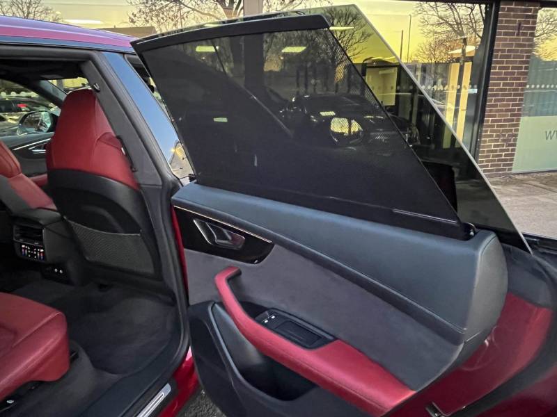 Audi SQ8   Registered:2023(23)